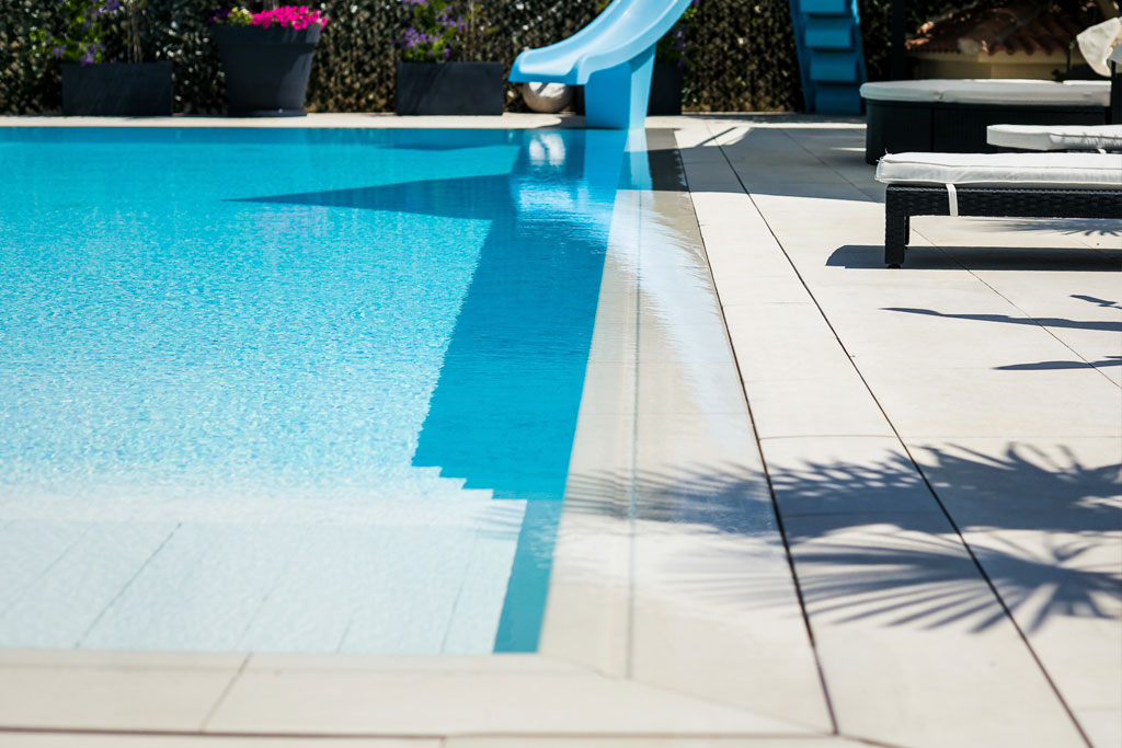 piscine en coque VS piscine en béton 