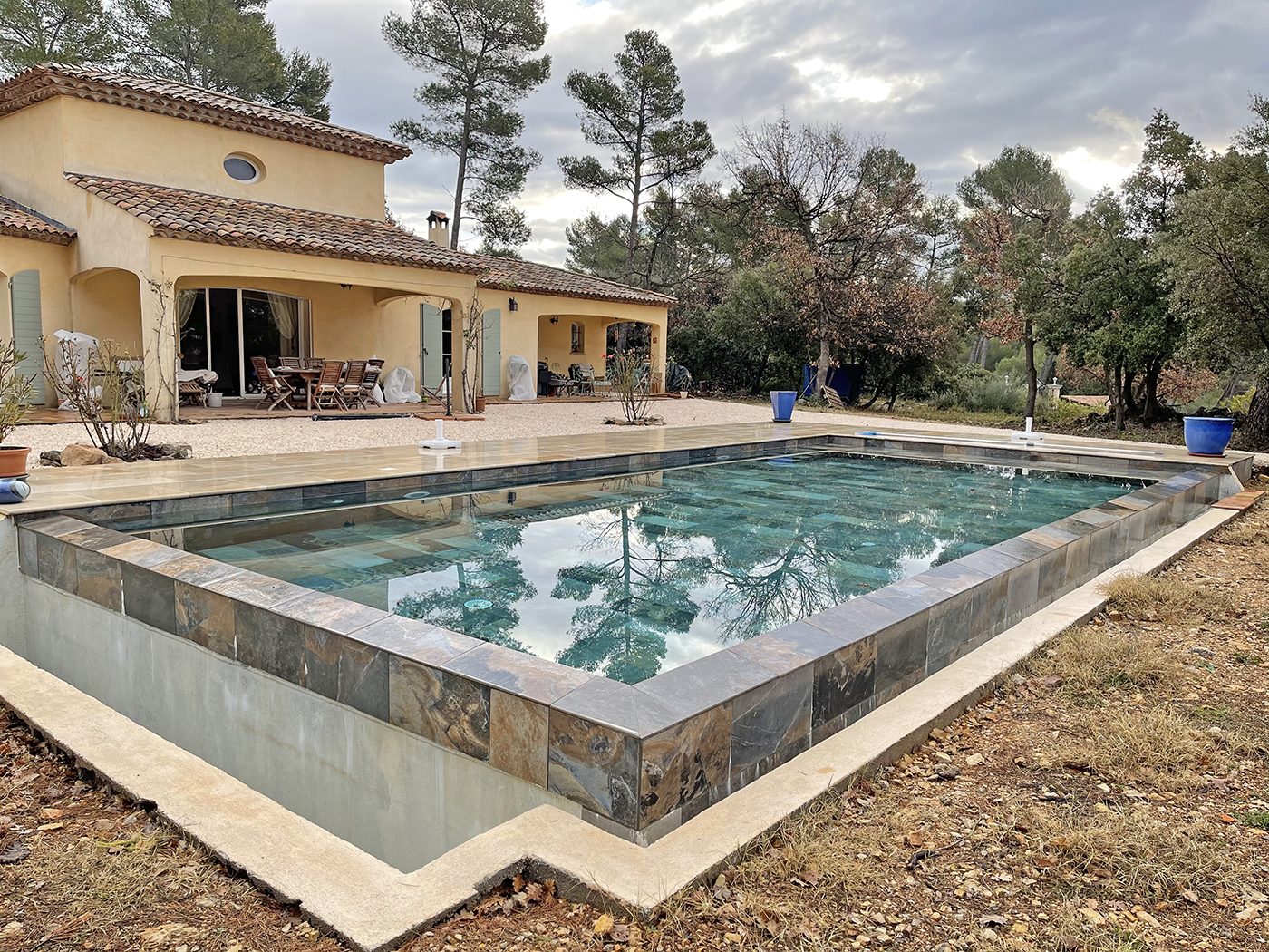 jpbg piscine creusée en béton la valette du var