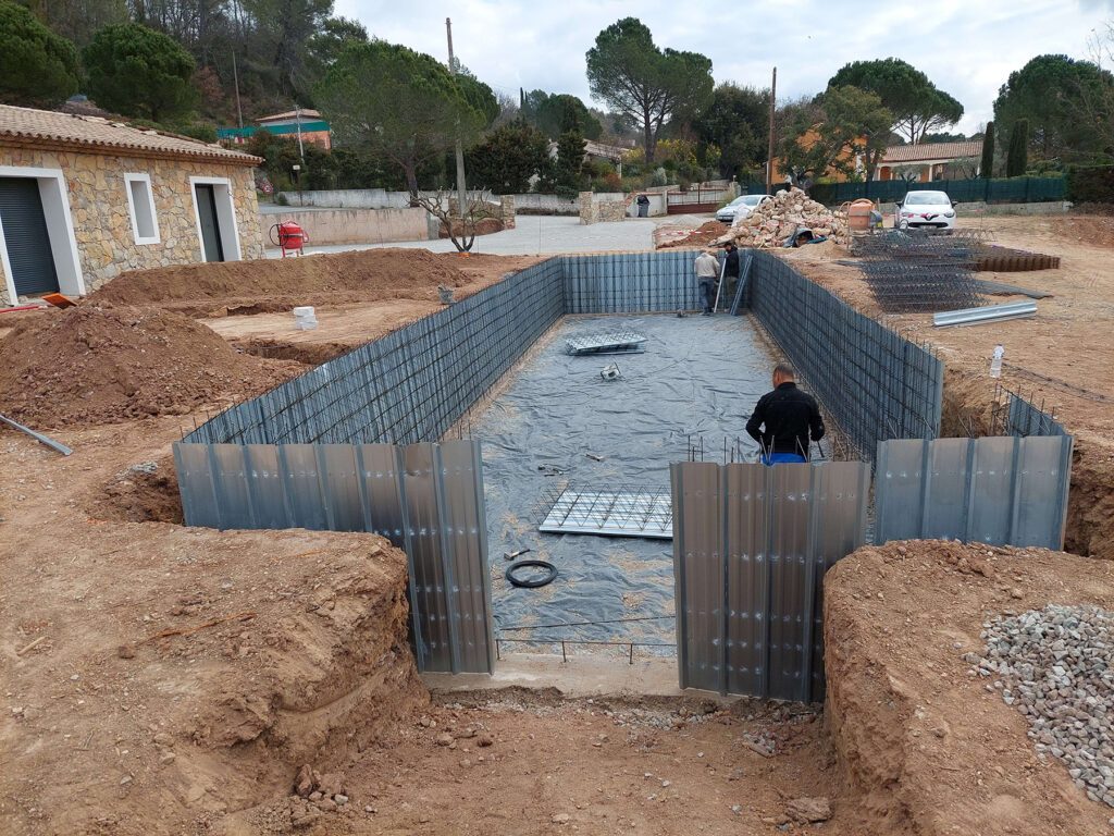 Construction d'une grande piscine en Béton Armé Six Fours