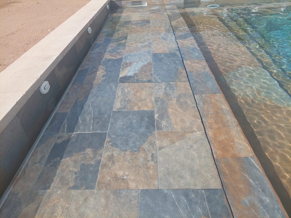piscine effet pierre de bali Var