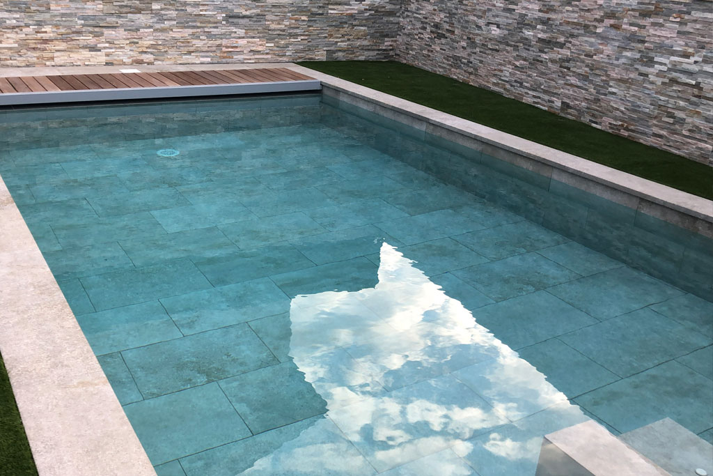 construction de piscine creusée béton armé 