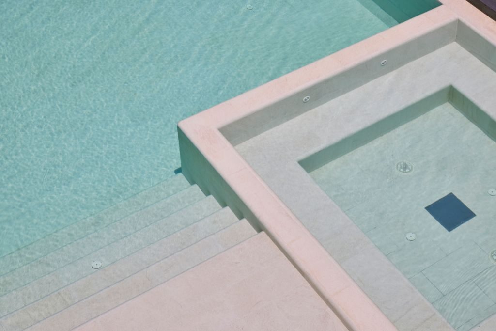 les piscines du var : rénovation sainte maxime