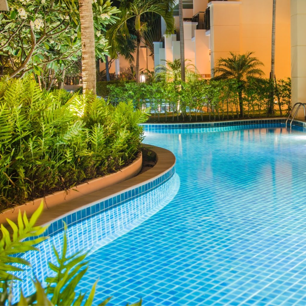 L’arrivée des beaux jours : anticipez la gestion de l’eau de votre piscine