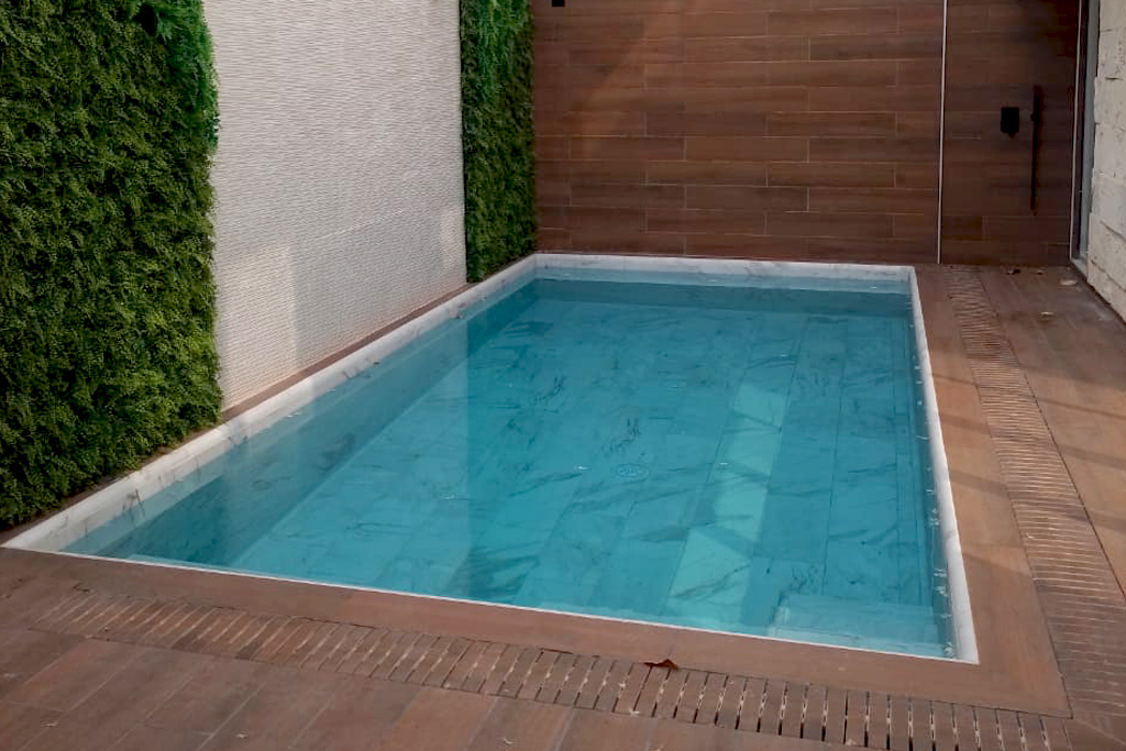 rénovation piscine intérieure grimaud