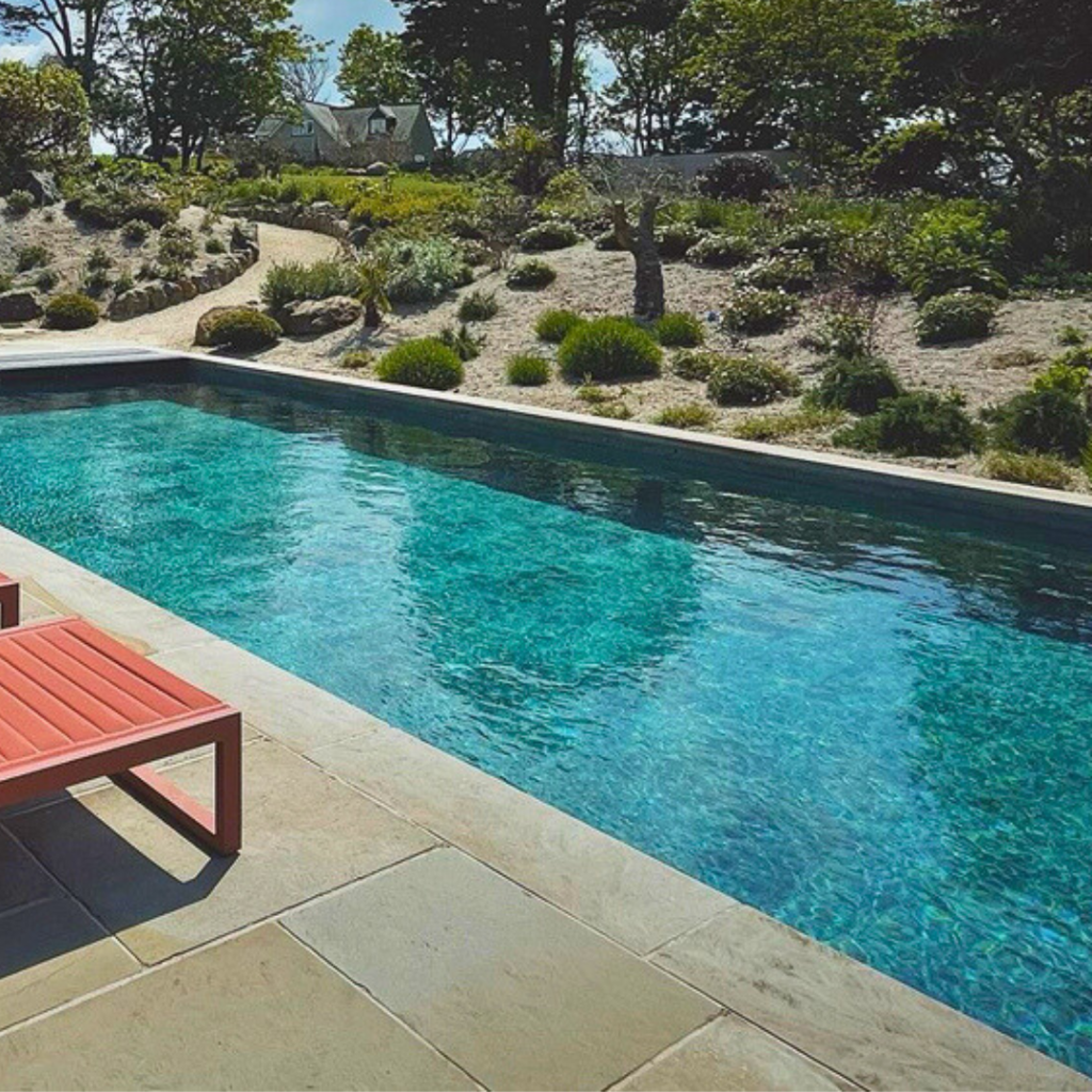 construction piscine balinaise var