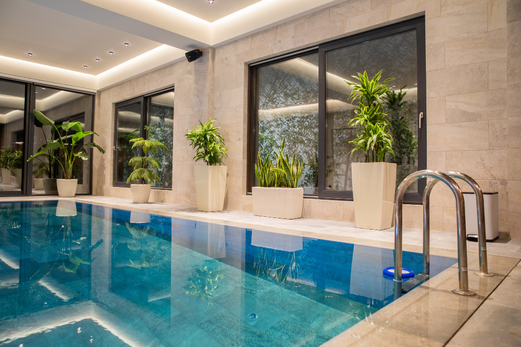 piscines creusées intérieur dans le Var