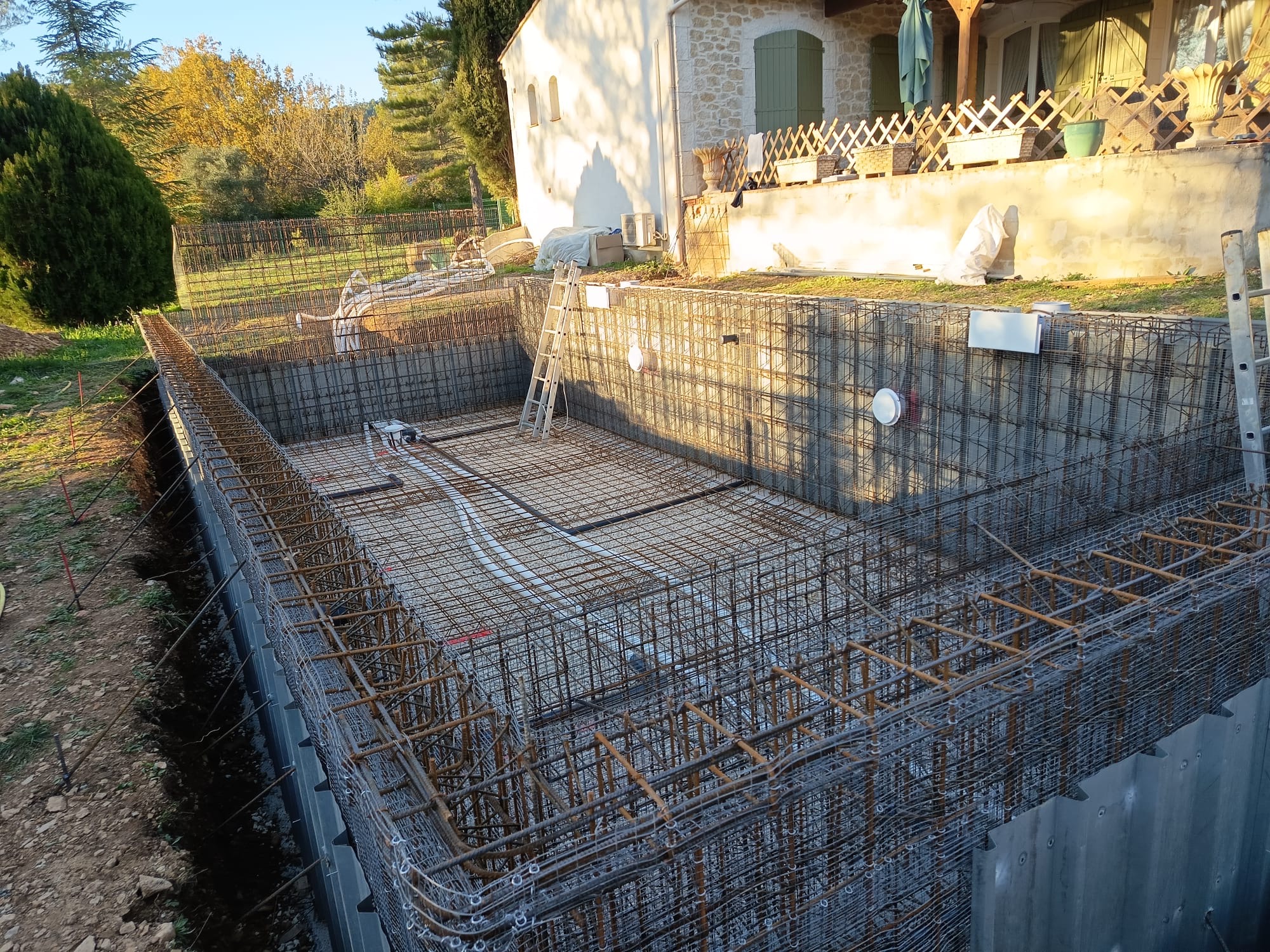 Piscine prête à recevoir le béton monobloc Var