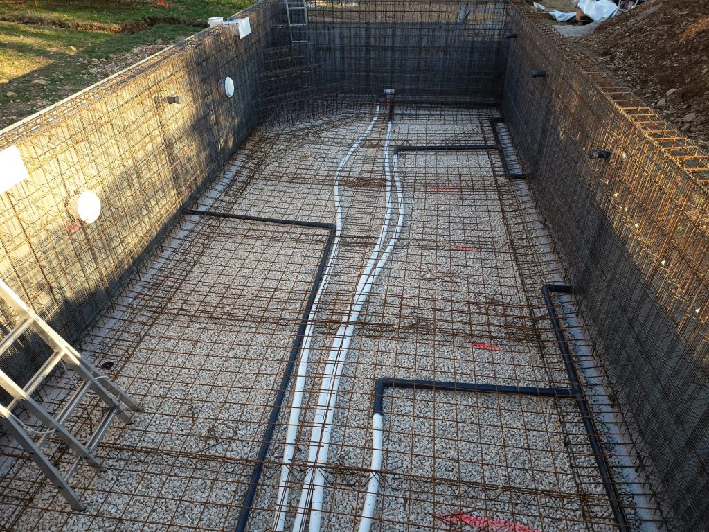 construction piscine en béton var