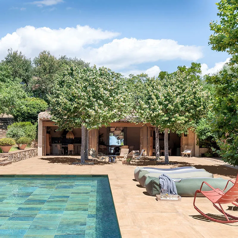 Quels sont les avantages d’installer un nouveau revêtement de piscine ?