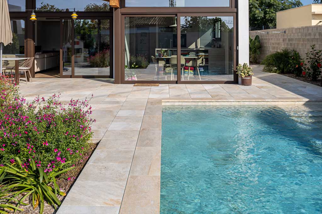 Pisciniste dans le Golfe de Saint-Tropez, JPBG Les Piscines du Var conçoit et réalise des piscines sur mesure à Saint-Tropez et ses alentours