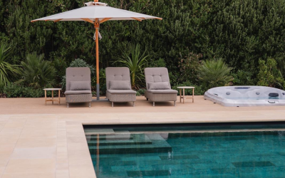 Faire changer la forme de sa piscine dans le Var
