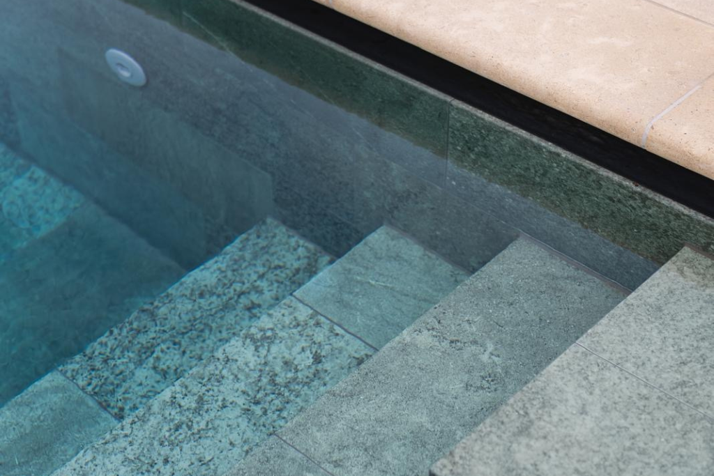 rénovation de piscine : changement de forme 