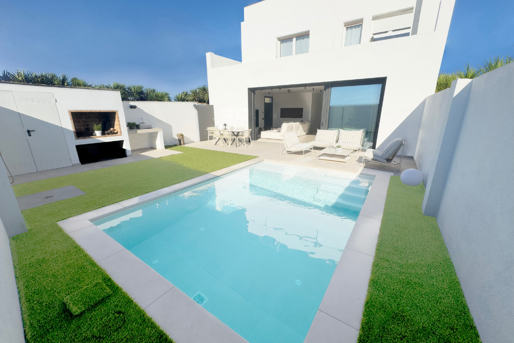 Construction de petite piscine creusée VAR