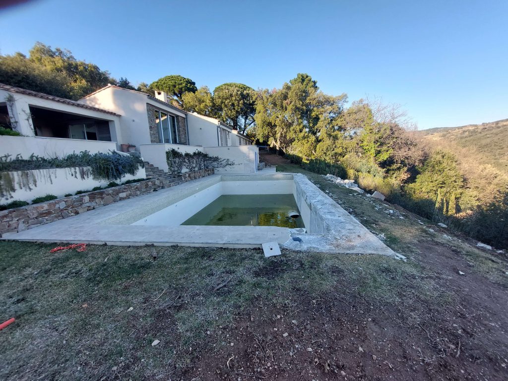 rénovation de piscine creusée à Grimaud