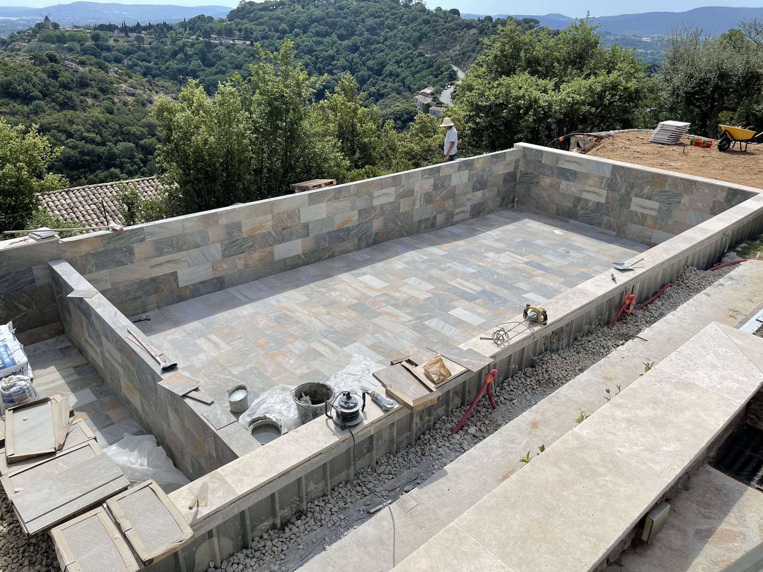 faire rénover sa piscine à Grimaud