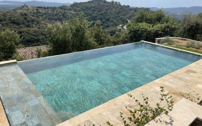 Construction de piscine à débordement à Grimaud