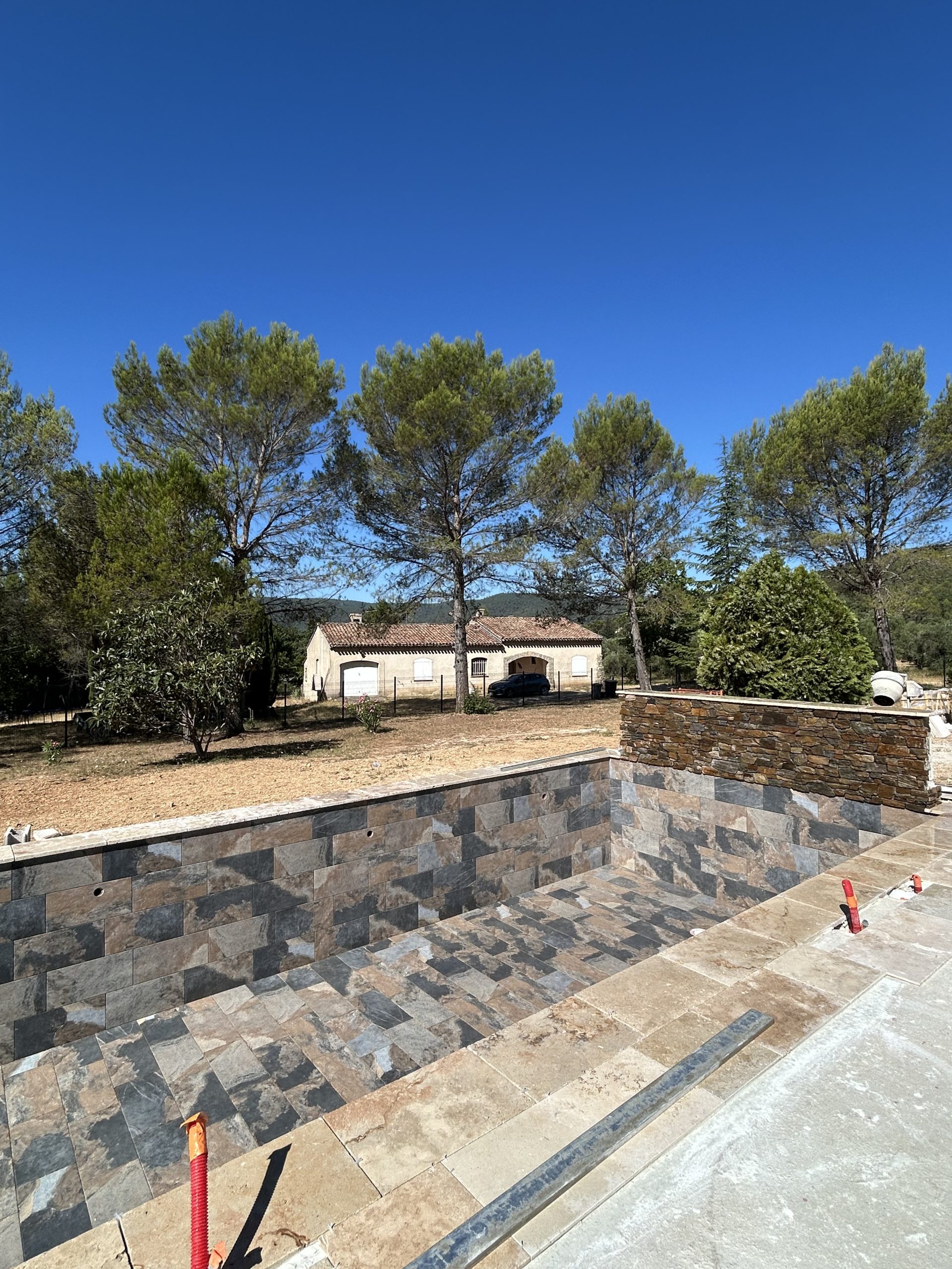 Construction piscine en béton armé Var et Saint Tropez Construction piscine en béton armé Var et Saint Tropez