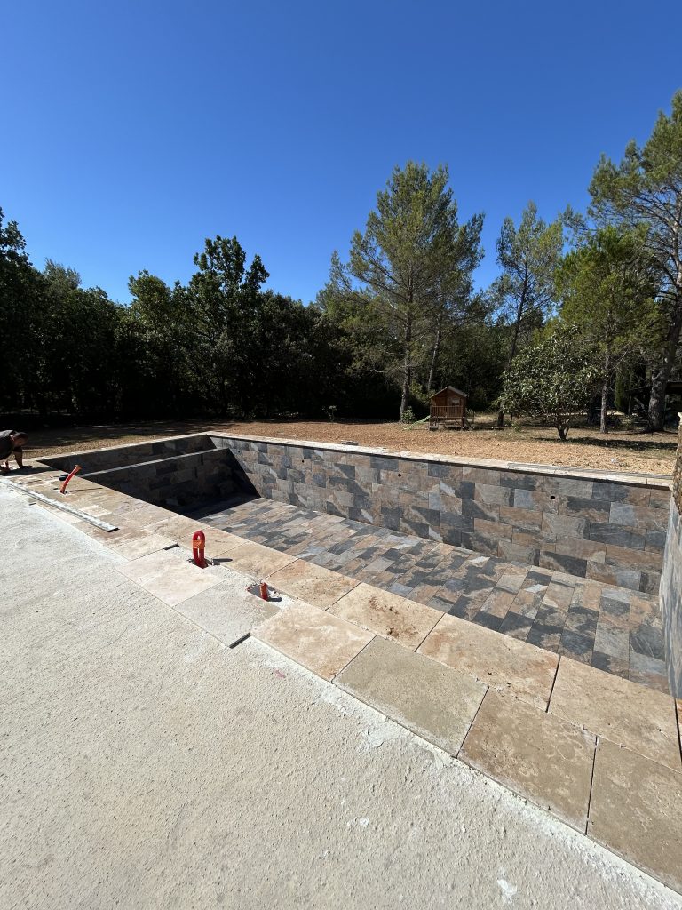 piscine en béton armé Var